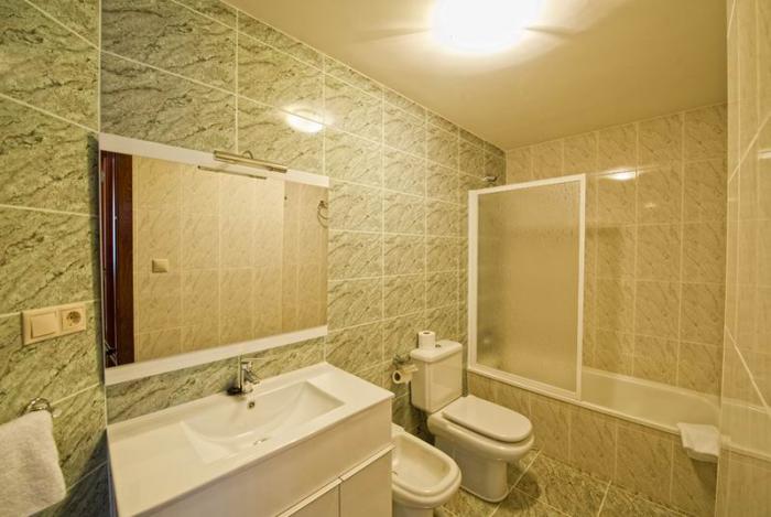 Apartamentos VIDA Finisterre - baños