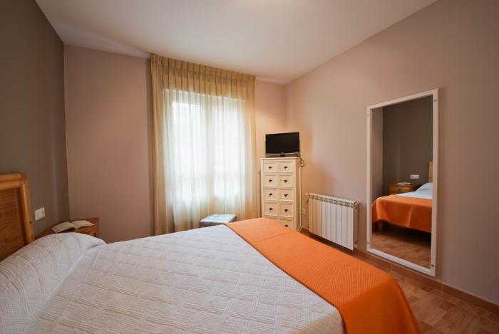 Apartamentos VIDA Corcubion - dormitorio matrimoni