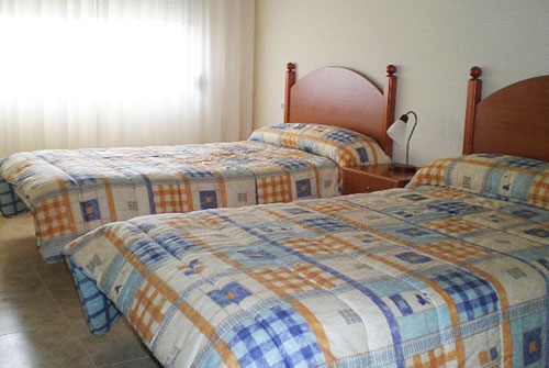 Apartamentos Langosteira - dormitorio